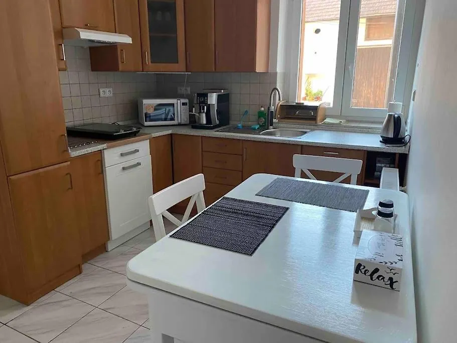 B12 - Bohdanecska 12 Apartment Pardubice